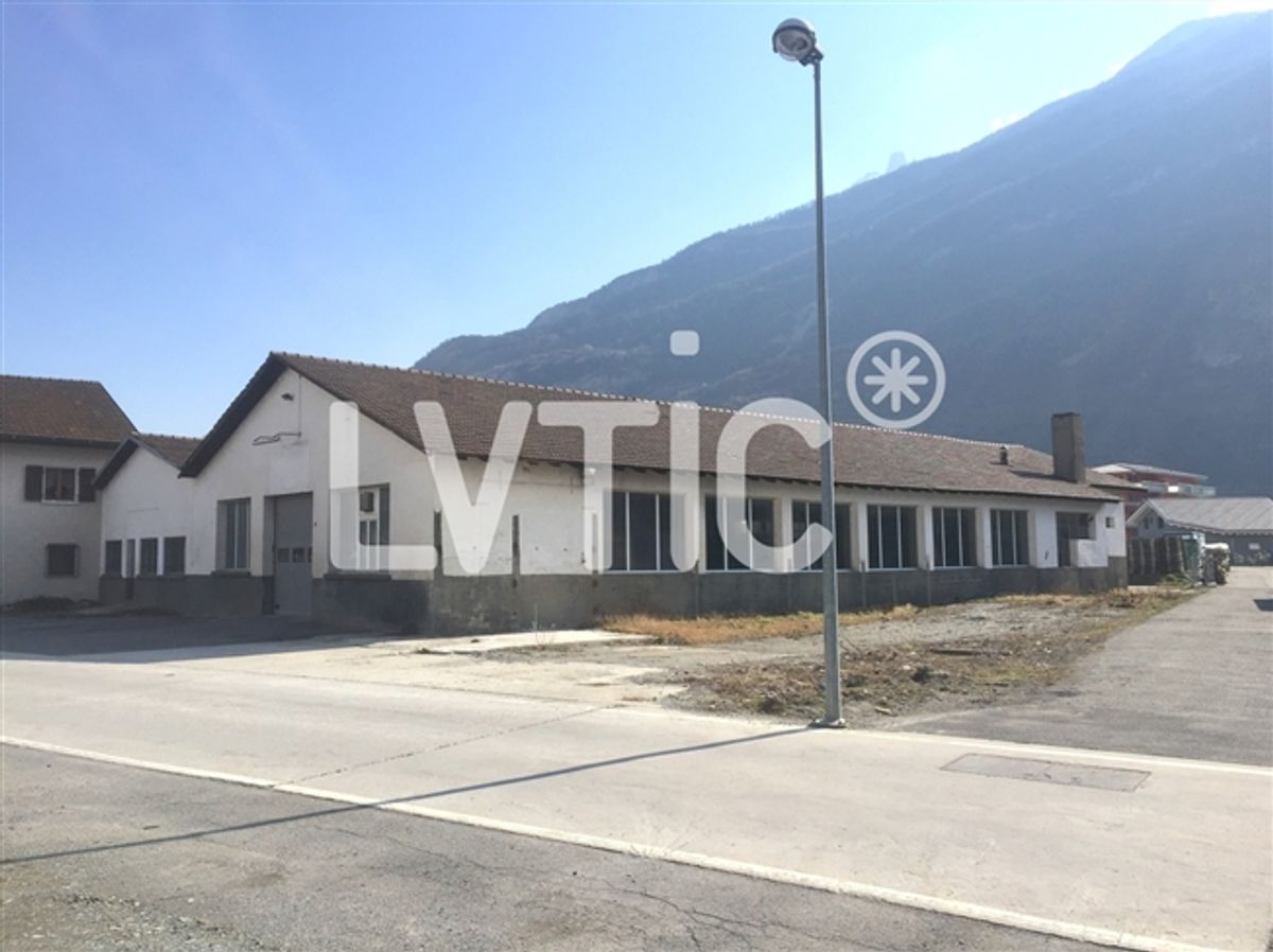 Handwerksgebäude auf 1805 m2 grossem Grundstück zum Verkauf in Martigny - 0