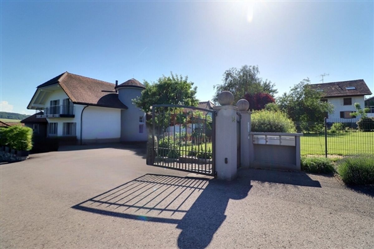 Prächtiges Herrenhaus in Noreaz (340 m²) - 0