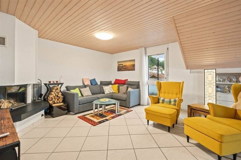 GROSSZÜGIGE 5.5 ZIMMER DACHWOHNUNG MIT AUSBAUMÖGLICHKEITEN - 3