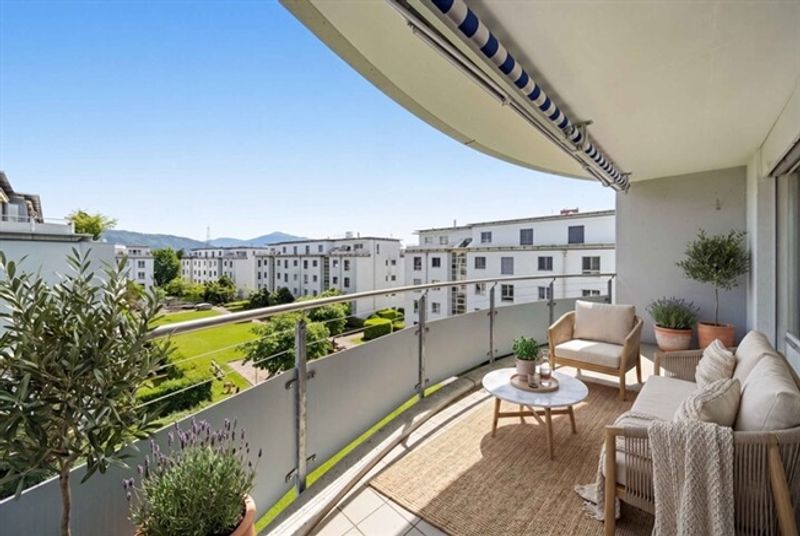 DER SONNE ENTGEGEGEN - 4.5 ZIMMER WOHNUNG MIT SÜDTERRASSE - 7