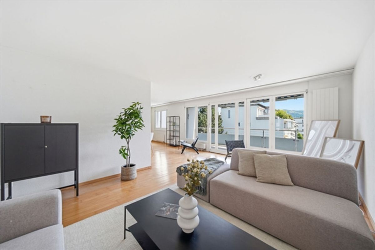 DER SONNE ENTGEGEGEN - 4.5 ZIMMER WOHNUNG MIT SÜDTERRASSE - 0