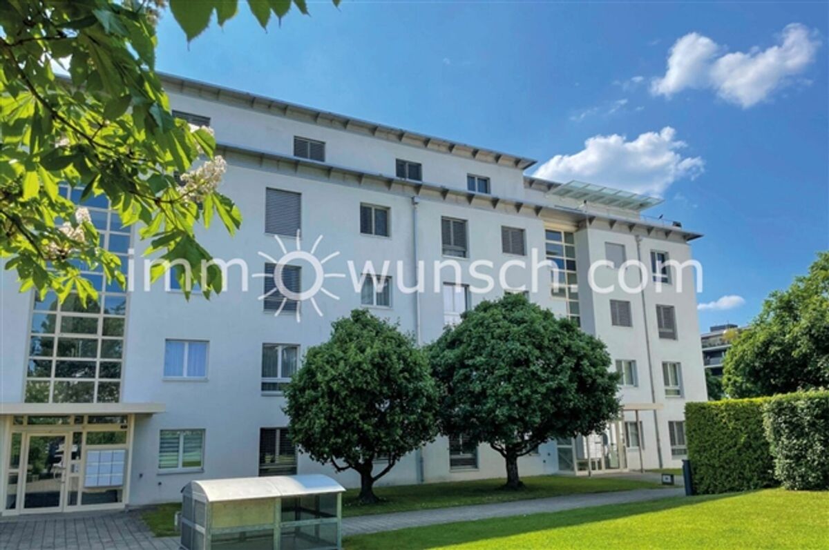 Familienfreundliche und grosszügige 5 ½ Zi. Eigentumswg. - 0