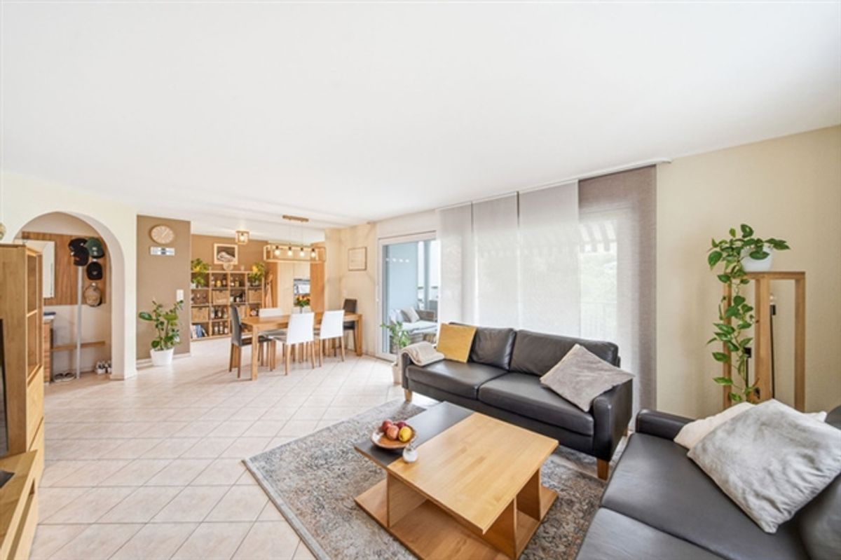 SCHÖN UND GUT - GEPFLEGTE 4.5 ZIMMERWOHNUNG IM ZENTRUM - 0
