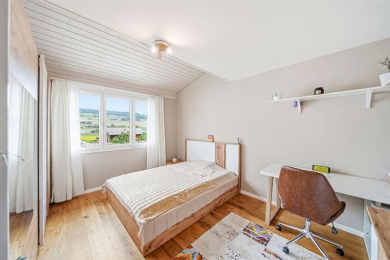 SCHÖN UND GUT - GEPFLEGTE 4.5 ZIMMERWOHNUNG IM ZENTRUM - 5