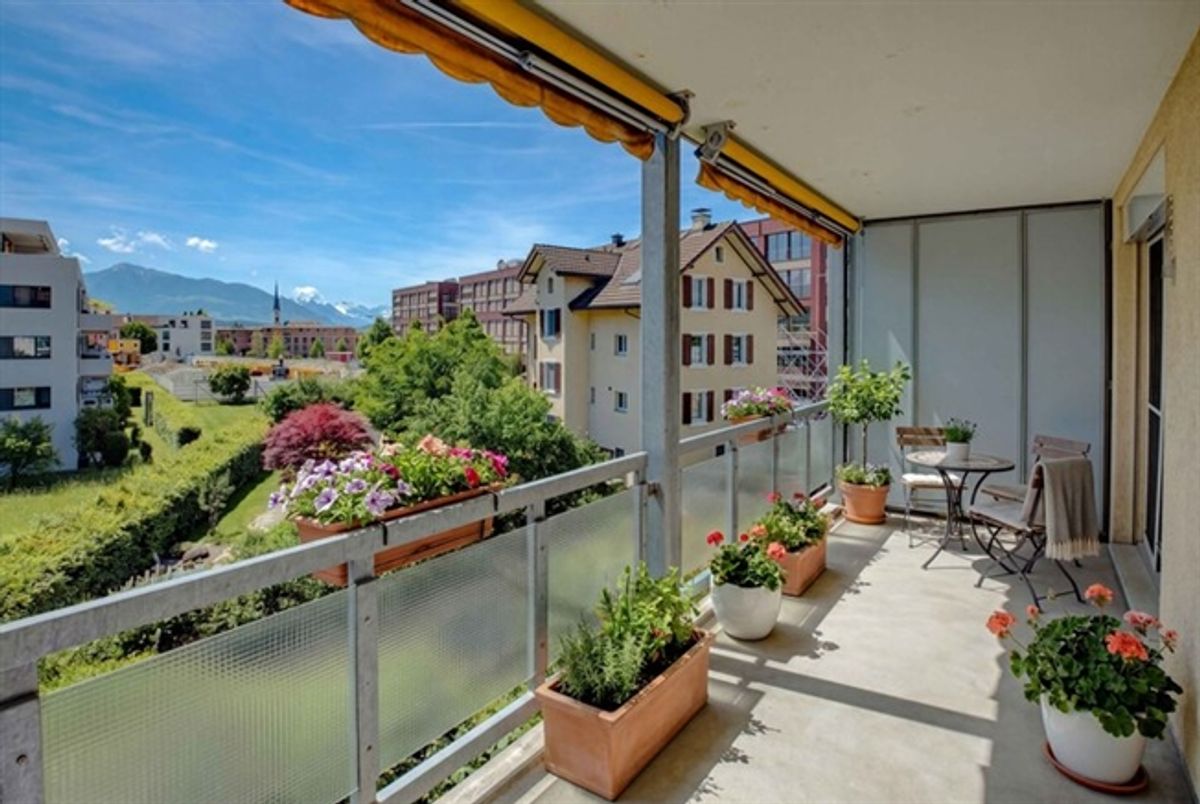 GROSSZÜGIGE 2.5 ZIMMER EIGENTUMSWOHNUNG MIT TOLLEM BALKON - 4