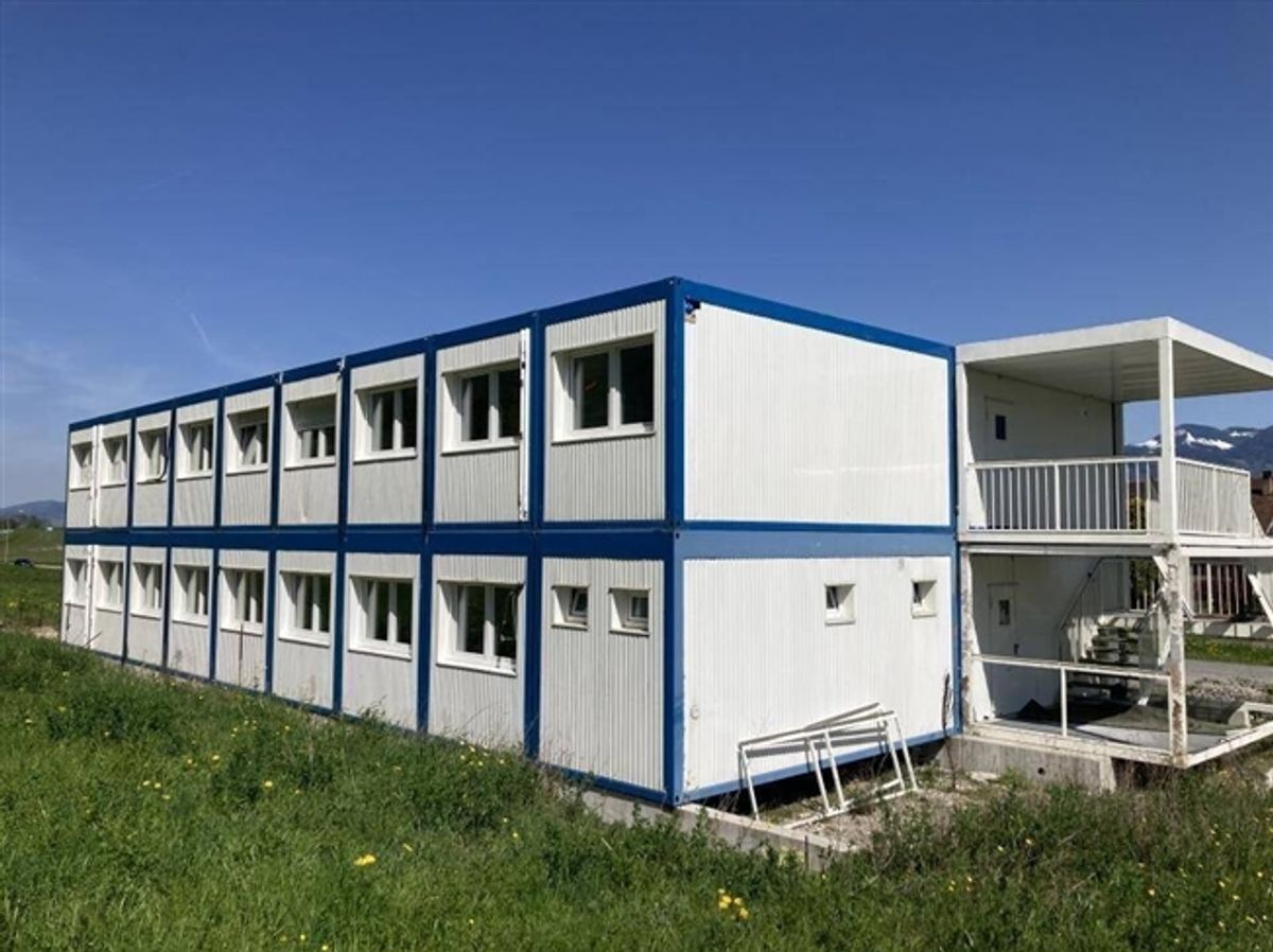 GELEGENHEIT – HANDWERKSGELÄNDER MIT CONTAINERN – EXZELLENTES POTENZIAL - 0