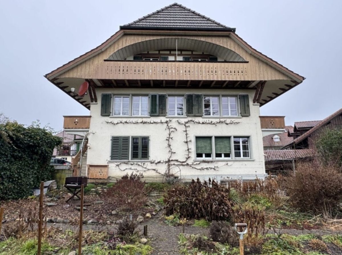 Charmante Dachwohnung an zentraler Lage - 0