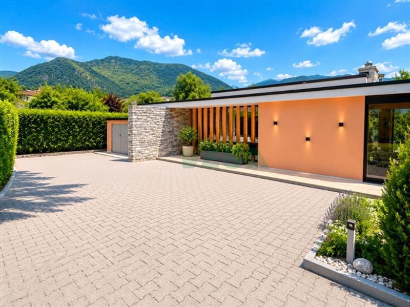 Grosse Villa mit Swimmingpool und herrlicher Sicht auf die Weinberge - 9