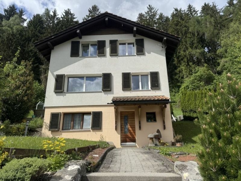 Freistehendes Einfamilienhaus mit Umschwung - 5