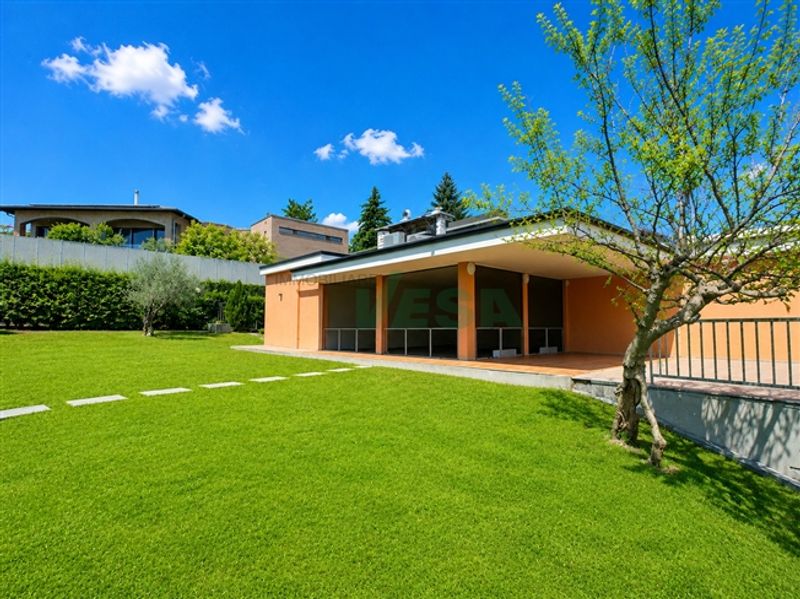 Grosse Villa mit Swimmingpool und herrlicher Sicht auf die Weinberge - 5