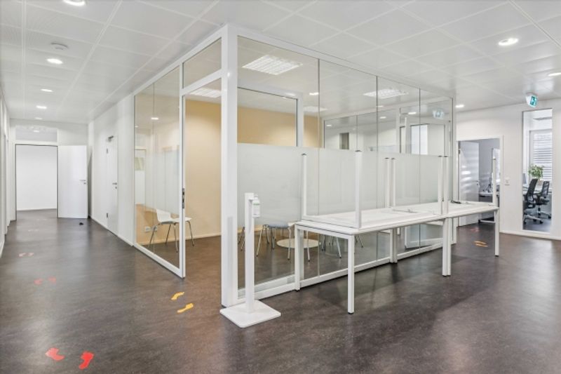 Arbeiten mit Seesicht Attraktive Bürofläche im Herzen von Horgen - 6