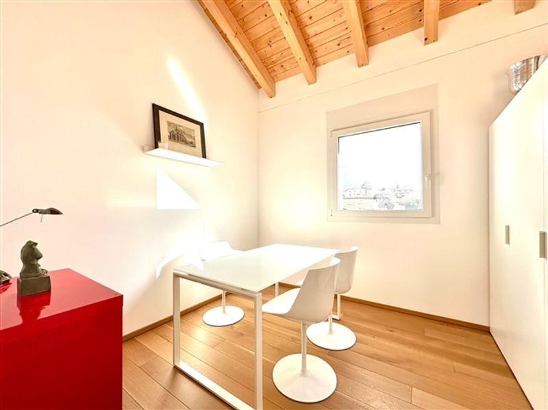 Eleganza Moderna e Comfort Villa con Rifiniture di Pregio - 7