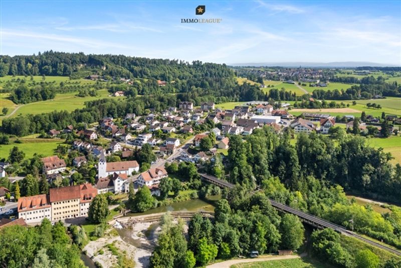 Ruhig wohnen. Vielseitig leben. 2 Wohneinheiten unter einem Dach. - 4