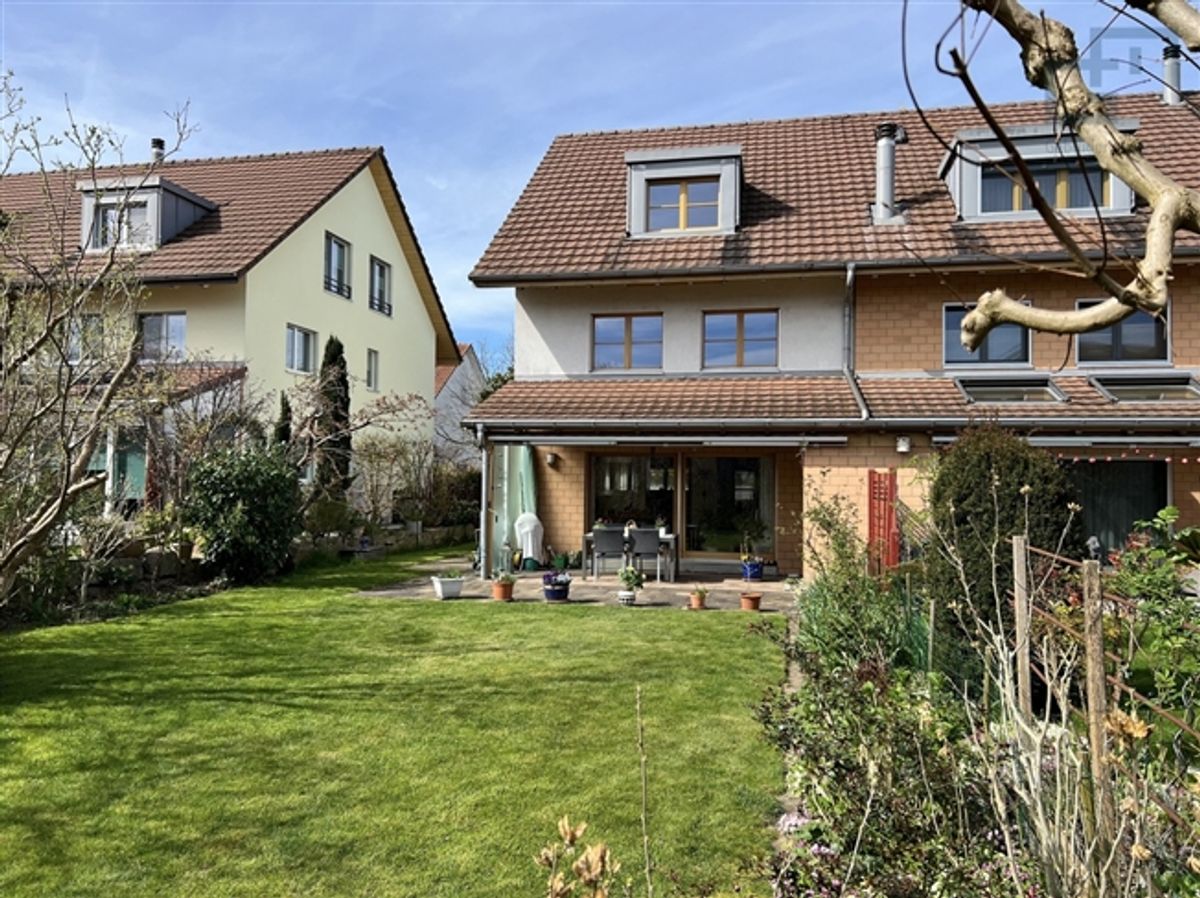 Sonniges Reiheneckhaus mit schönem Garten! - 0