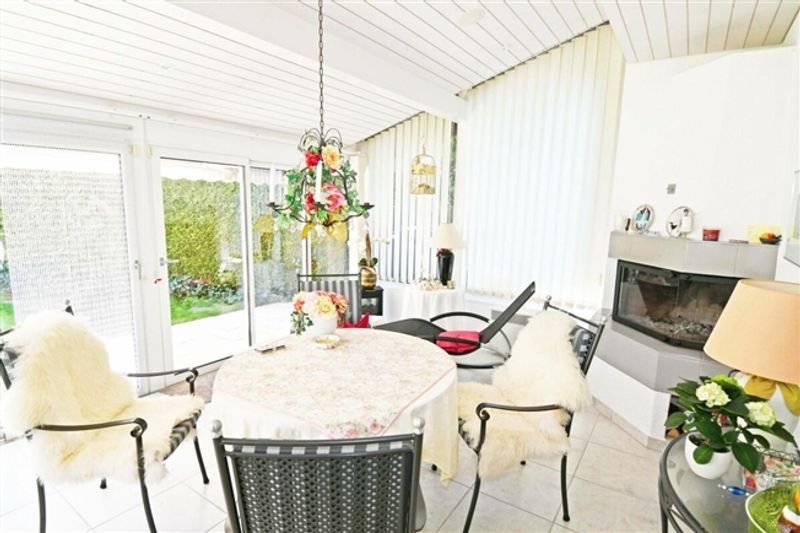 Sehr gepflegtes 7.5-Zi.-Einfamilienhaus mit wunderschönem Garten - 6