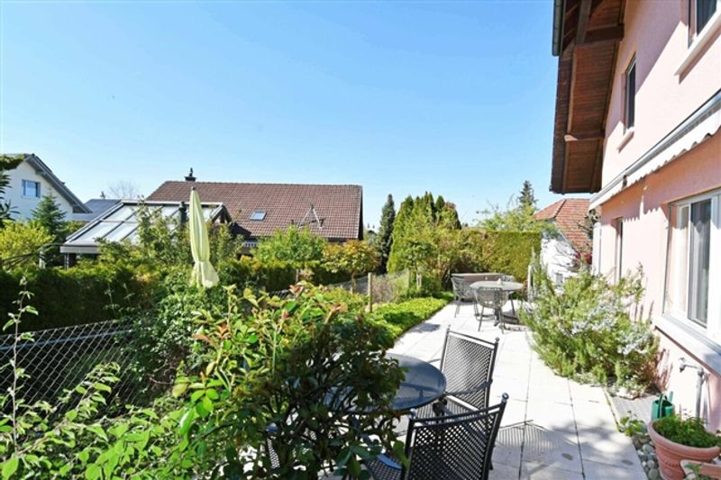 Sehr gepflegtes 7.5-Zi.-Einfamilienhaus mit wunderschönem Garten - 10
