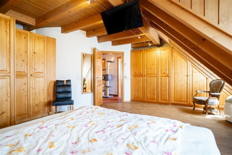 Zweifamilienhaus mit Bauland - Eine einmalige Gelegenheit - 9