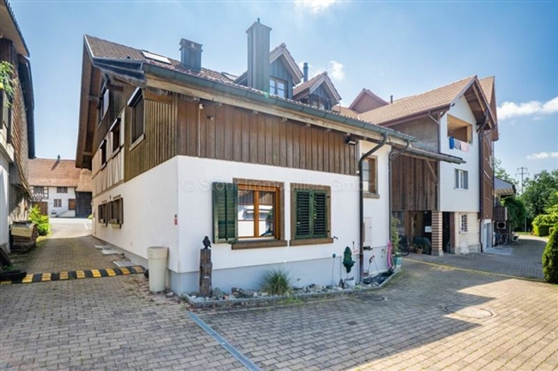 Zweifamilienhaus mit Bauland - Eine einmalige Gelegenheit - 12