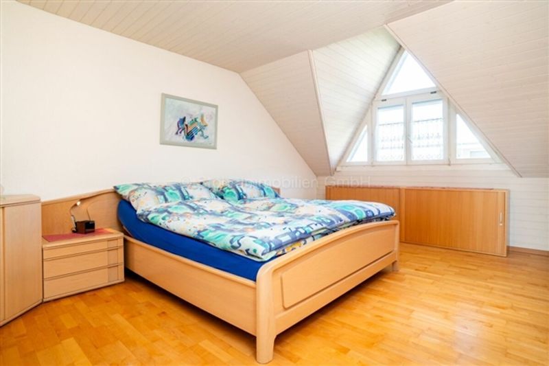 Helle 5 ½-Zimmer-Dachwohnung in familienfreundlichem Quartier - 10