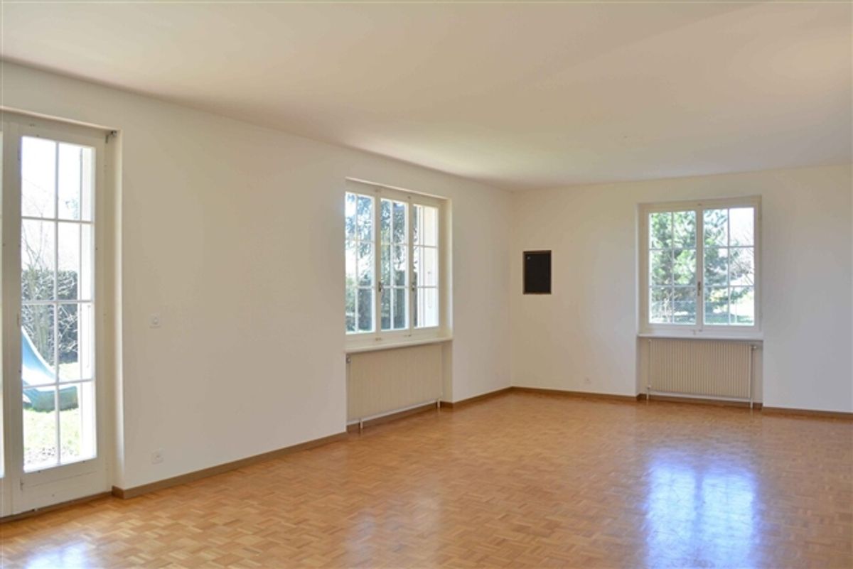 Geräumige 6.5-Zimmer-Villa in der Nähe aller Annehmlichkeiten - 6