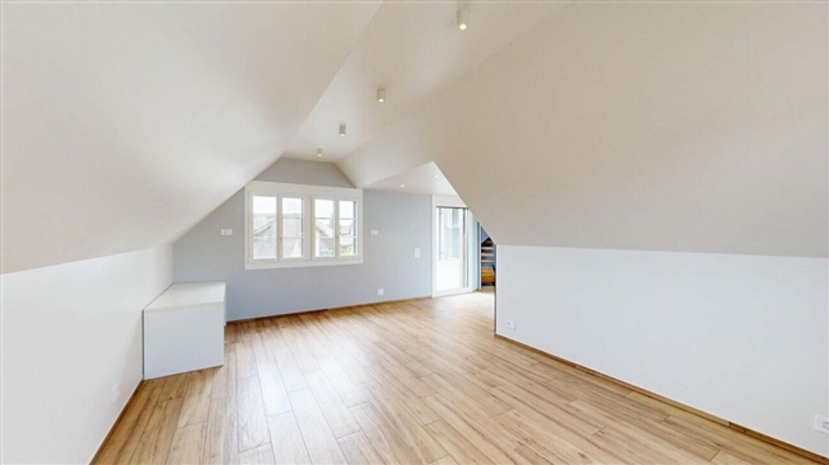 Erstvermietung Einziehen und wohlfühlen - hochwertig renoviertes Einfamilienhaus in Boswil - 1