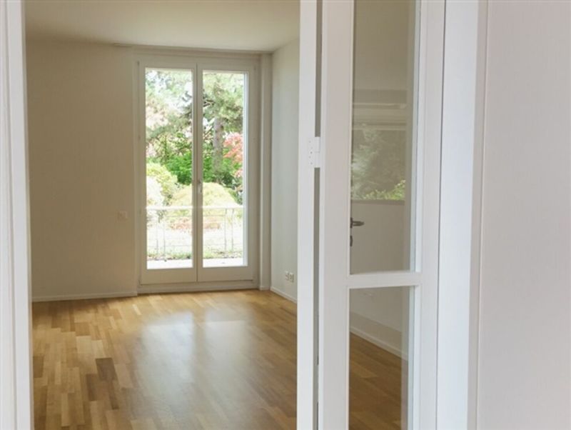 Renovierte Wohnung mit Cheminée, 2 Terrassen und Ziergarten - Bruderholz - 4