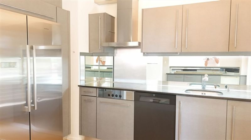 Renovierte Wohnung mit Cheminée, 2 Terrassen und Ziergarten - Bruderholz - 7