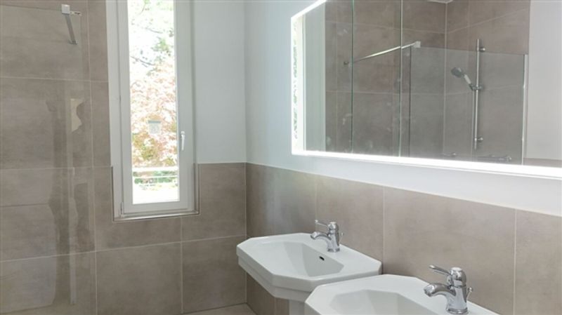 Renovierte Wohnung mit Cheminée, 2 Terrassen und Ziergarten - Bruderholz - 8