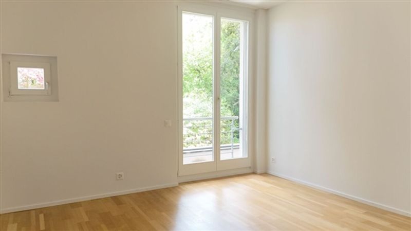Renovierte Wohnung mit Cheminée, 2 Terrassen und Ziergarten - Bruderholz - 9