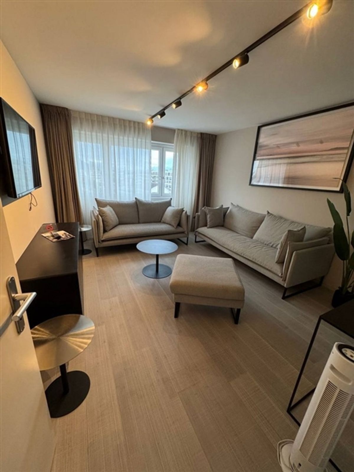 Möblierte 3.5-Zimmer-Wohnung zu vermieten - 0