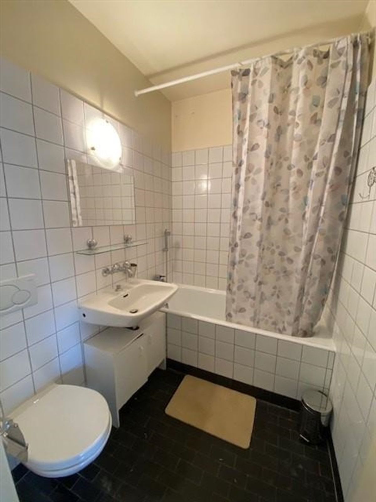Halbmöblierte Einzimmerwohnung in einem Wohngebäude - 5