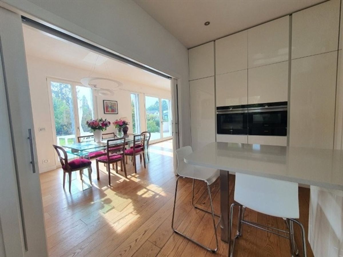 Große freistehende Villa mit sieben Zimmern "Minergie" - 8