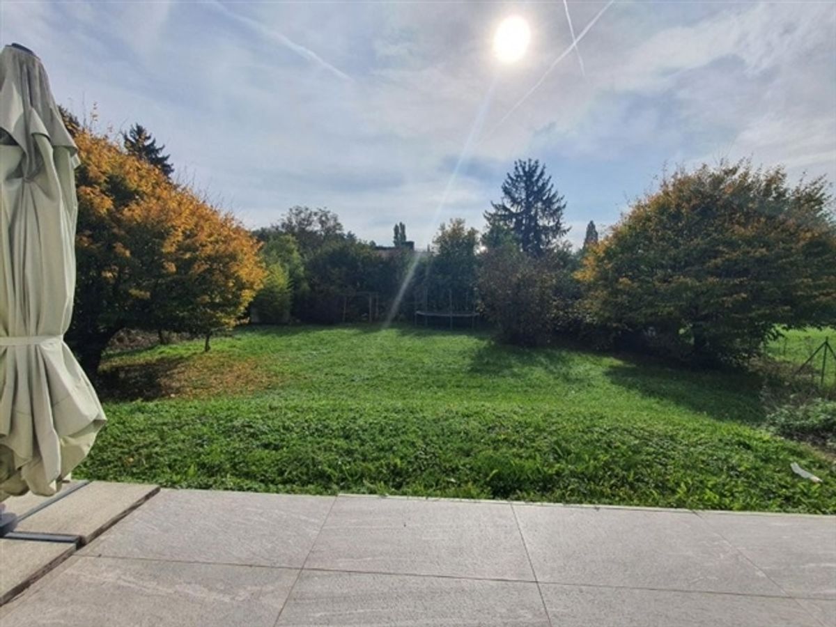 Große freistehende Villa mit sieben Zimmern "Minergie" - 2