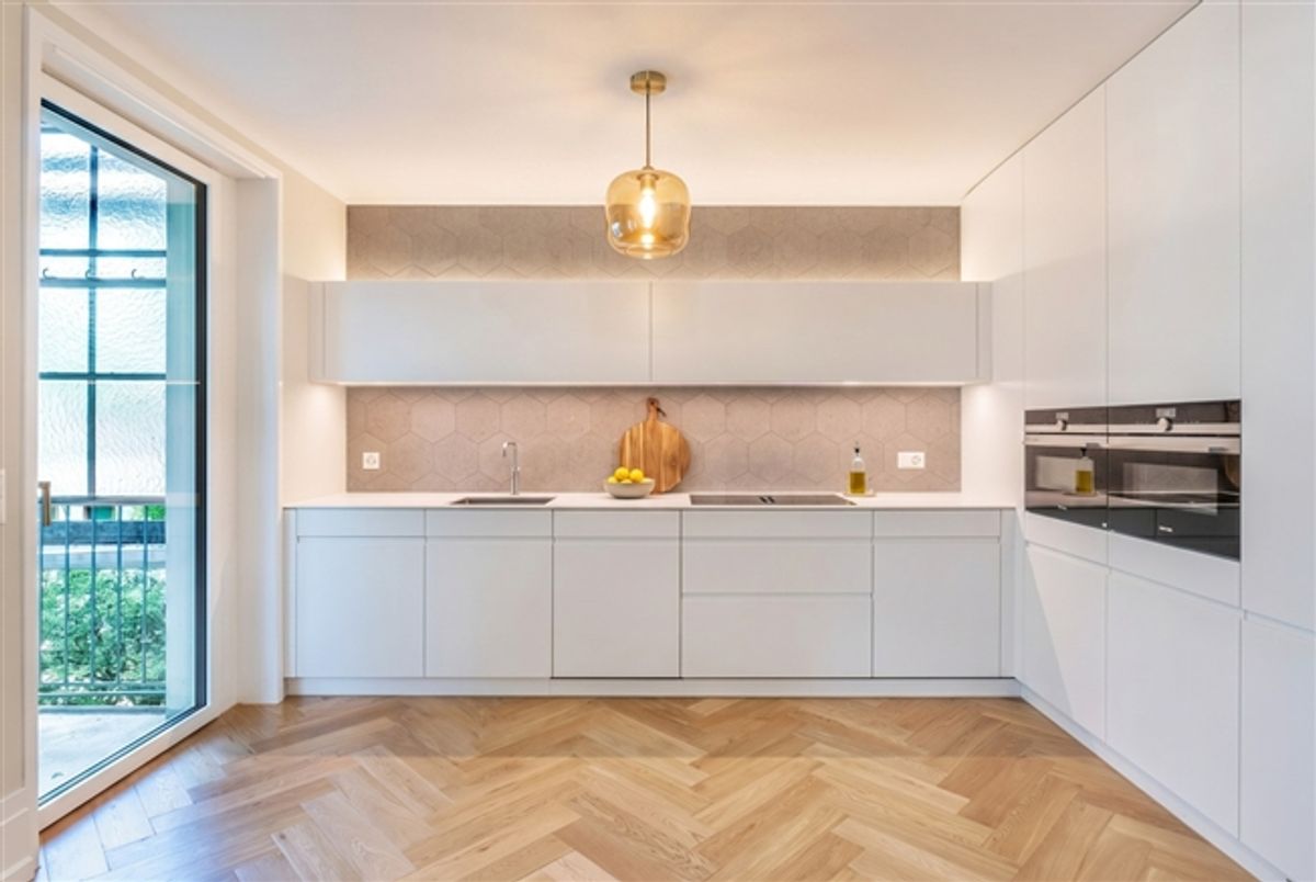 ALTBAU KÜSST MODERNE - WOHNERLEBNIS NÄHE REIHNPROMENADE - 1