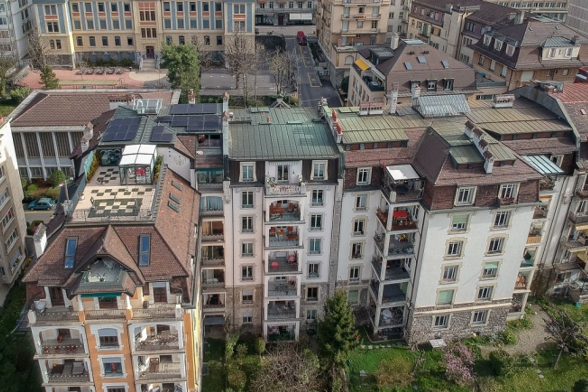 Place de parc extérieure à 400 mètres de la gare de Lausanne - 0