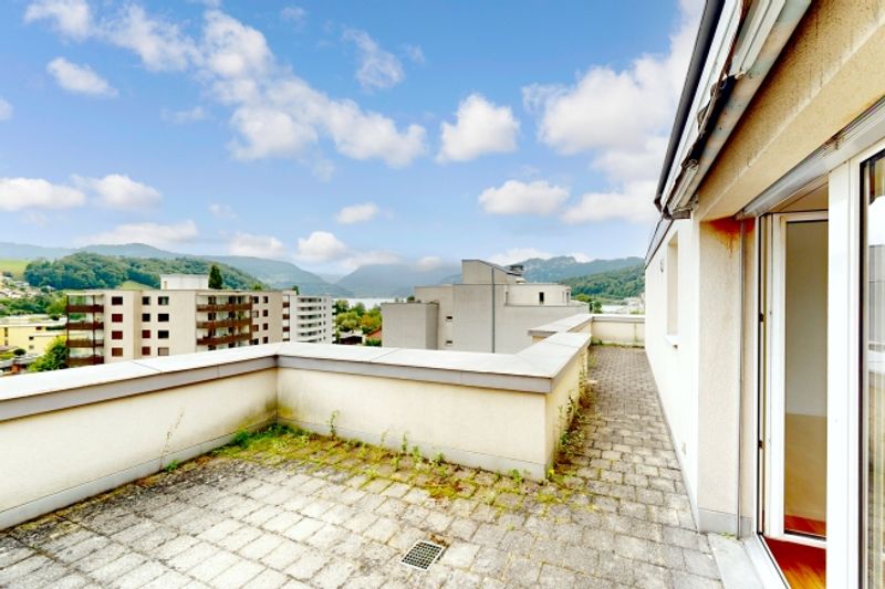 Dachwohnung mit grosser Terrasse und grossartiger Aussicht! - 3