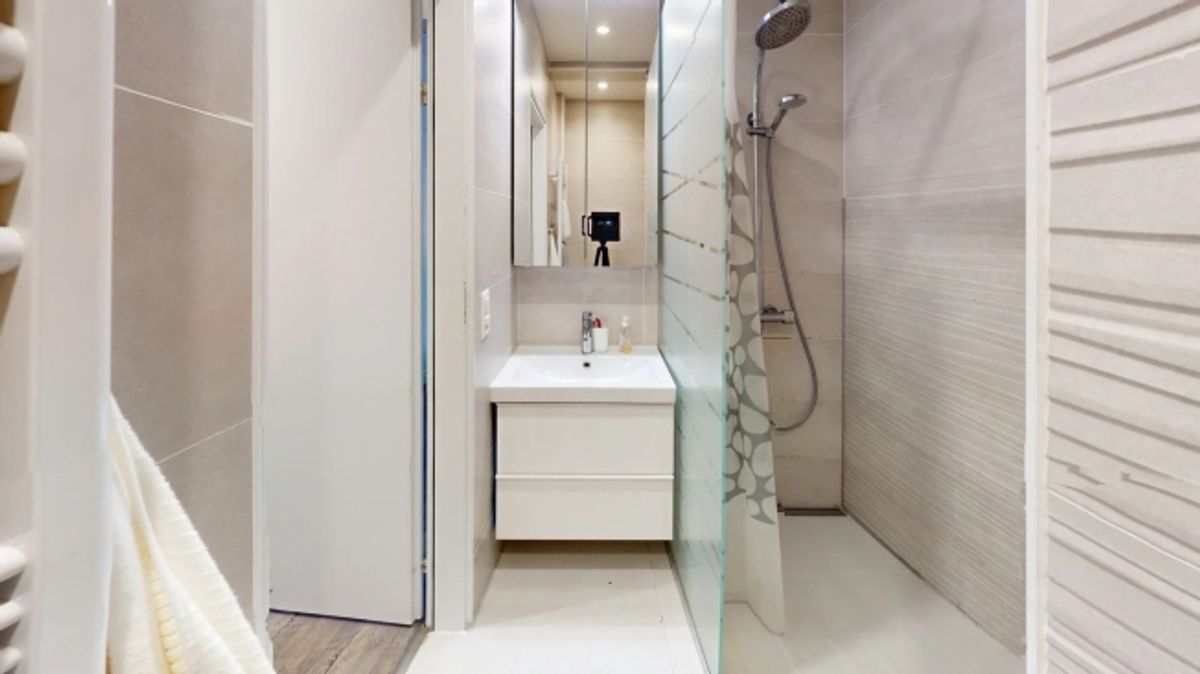 Möbliertes Zimmer in modernisierter Wohnung an top Lage - 9