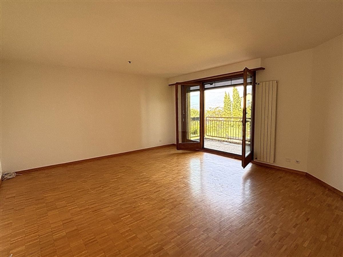 Geräumige Wohnung mit 4,5 Zimmern und Blick auf den Genfersee - 0
