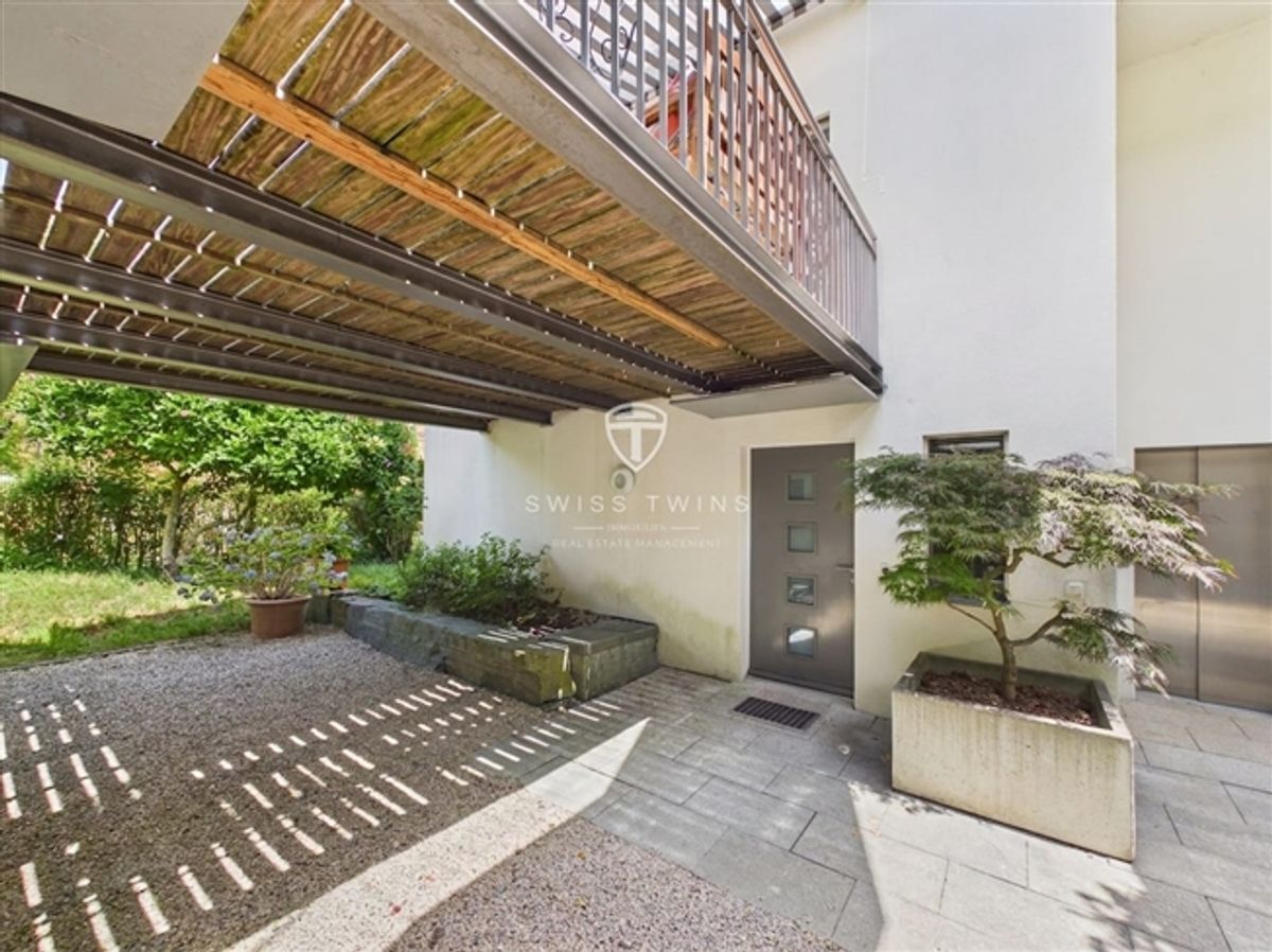 5.5-Zi. Reiheneckhaus mit Weitblick und Terrasse in Horgen - 2