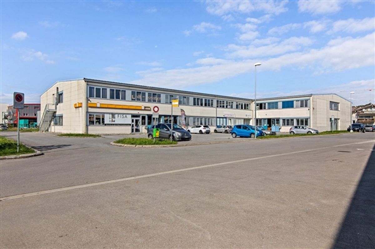 285m2 Werkstatt zu vermieten – Forel – Zentrale Lage - 1