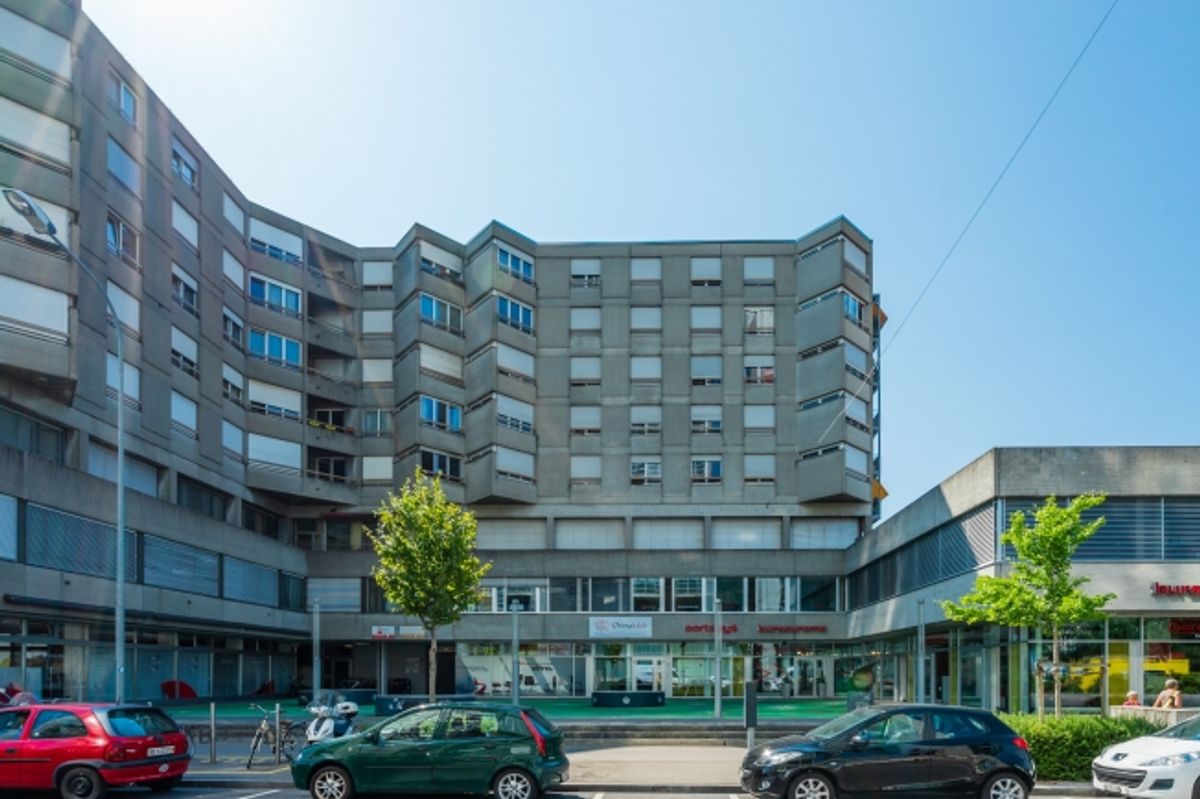 Einstellhallenplätze an zentraler Lage zu vermieten! - 0