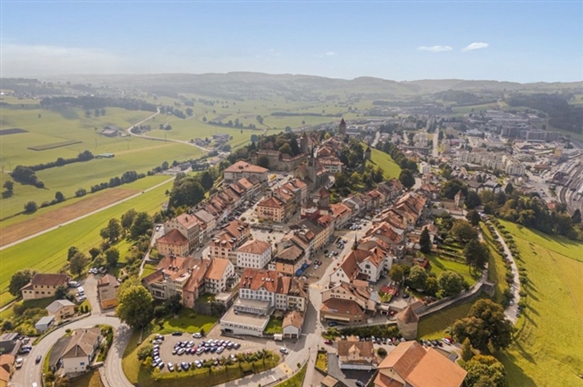 Er lebt und arbeitet am selben Ort, im Zentrum von Romont - 0