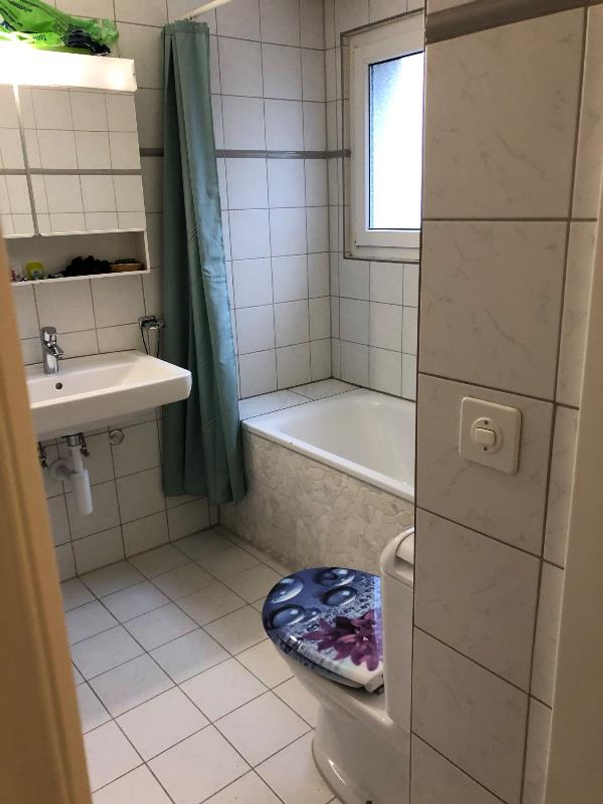 Möbl. WG-Zimmer - 3