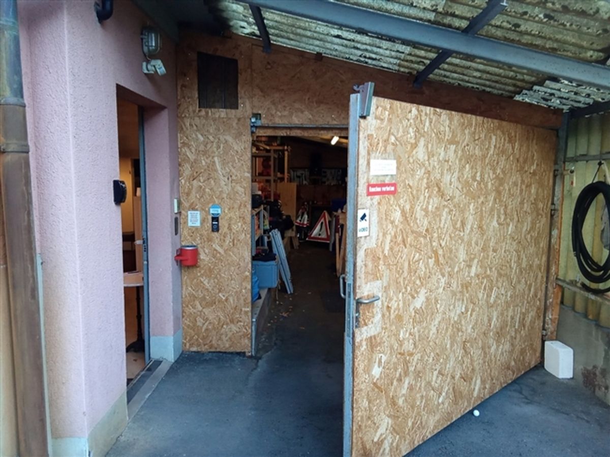 Gewerbefläche  mit Aussenfläche und Garage zu vermeiten - 8