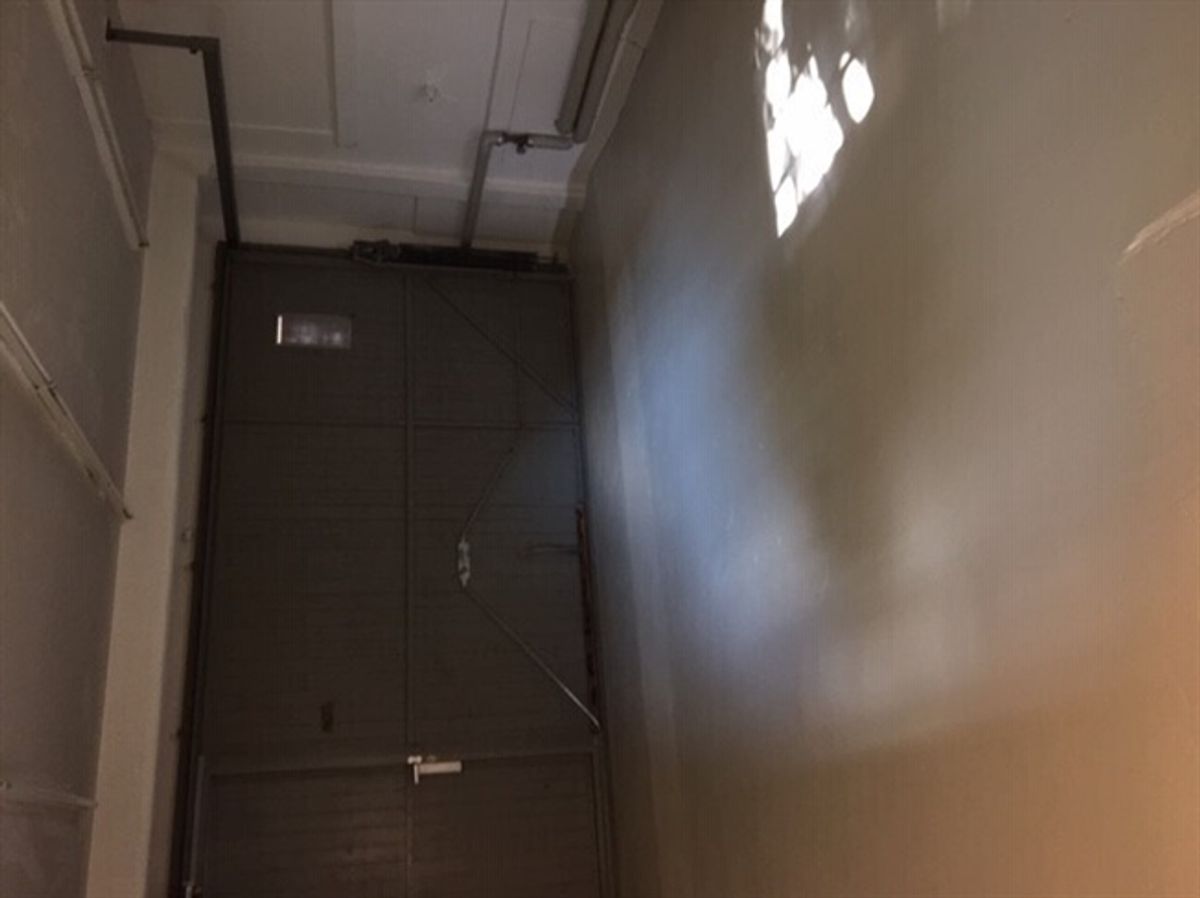 Gewerbefläche  mit Aussenfläche und Garage zu vermeiten - 9