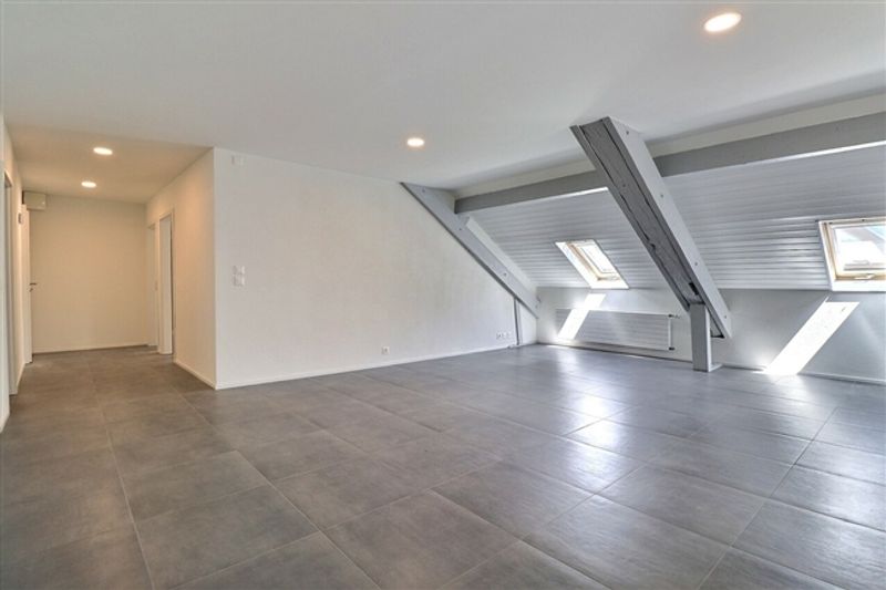 Wunderschöne 3.5-Zimmer-Wohnung komplett renoviert im Herzen der Stadt - 4