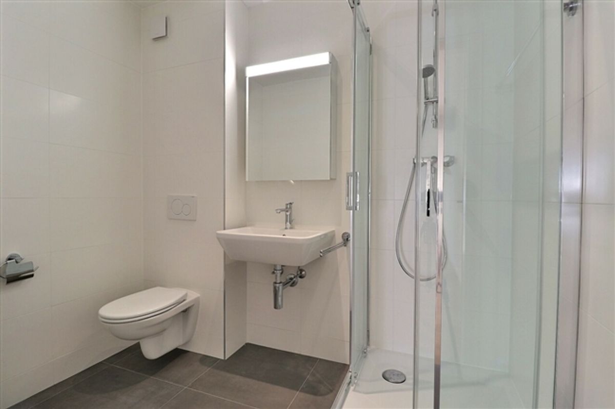Wunderschöne 3.5-Zimmer-Wohnung komplett renoviert im Herzen der Stadt - 6