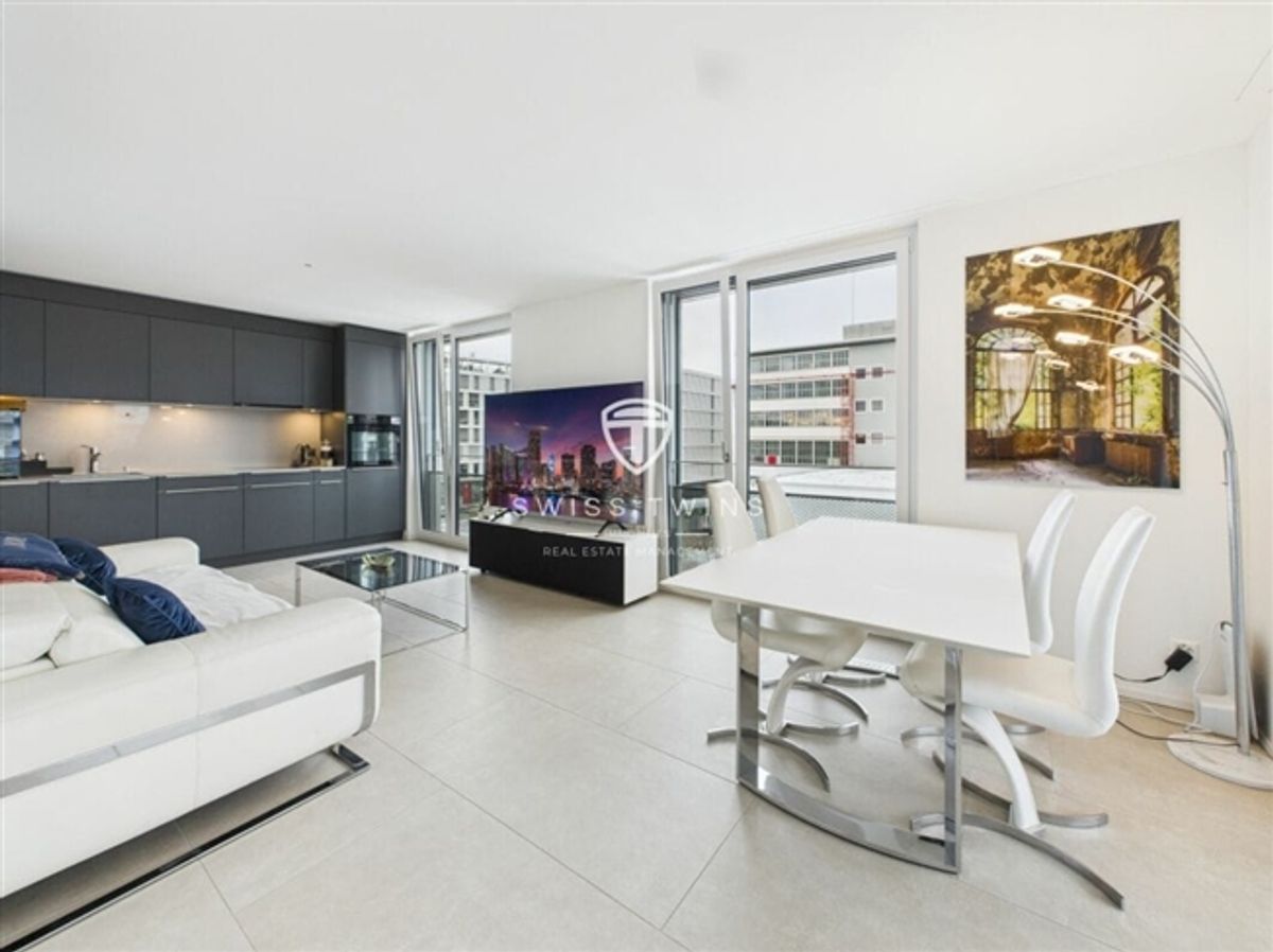 Moderne 3.5-Zimmer-Penthousewohnung mit Loggia in Zürich - 0
