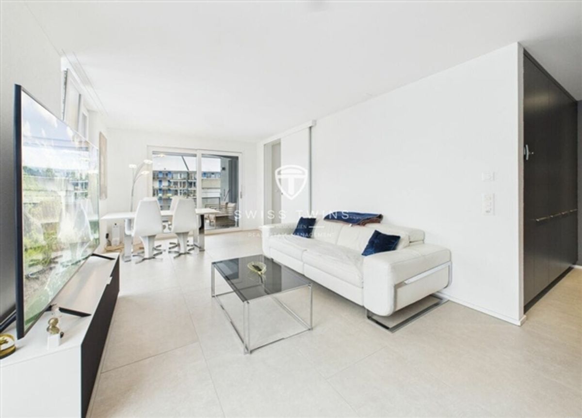 Moderne 3.5-Zimmer-Penthousewohnung mit Loggia in Zürich - 1