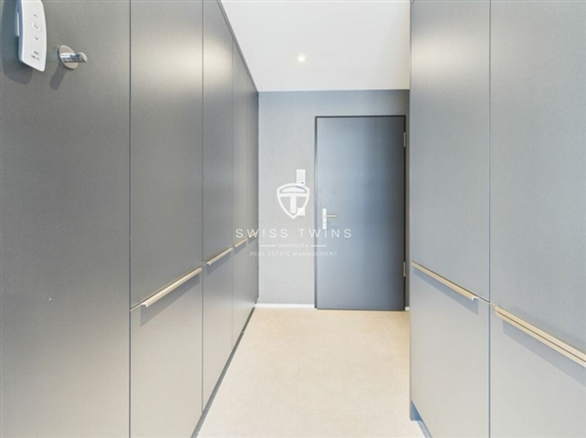Moderne 3.5-Zimmer-Penthousewohnung mit Loggia in Zürich - 11